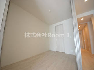【寝室】 | ＯＰＵＳ　ＲＥＳＩＤＥＮＣＥ　ＳＨＩＮＳＡＩＢＡＳＨＩ　ＳＯＵＴＨ
