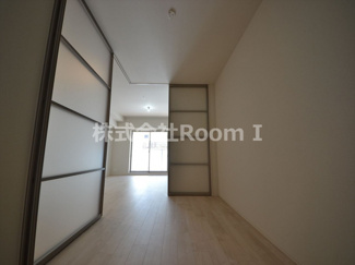 【寝室】 | ＯＰＵＳ　ＲＥＳＩＤＥＮＣＥ　ＳＨＩＮＳＡＩＢＡＳＨＩ　ＳＯＵＴＨ | 寝室にいかがでしょうか