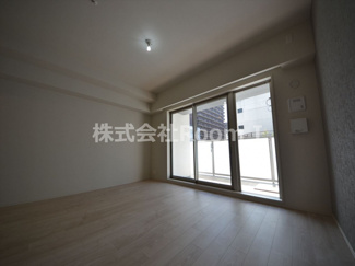 【洋室】 | ＯＰＵＳ　ＲＥＳＩＤＥＮＣＥ　ＳＨＩＮＳＡＩＢＡＳＨＩ　ＳＯＵＴＨ | 個人の部屋や寝室として使える洋室です