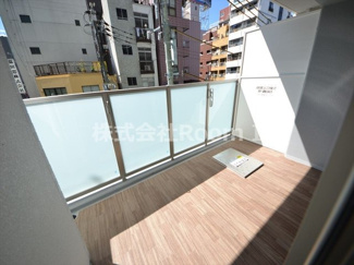 【バルコニー】 | ＯＰＵＳ　ＲＥＳＩＤＥＮＣＥ　ＳＨＩＮＳＡＩＢＡＳＨＩ　ＳＯＵＴＨ | 外からの目が気にならないバルコニーで洗濯物が干せます