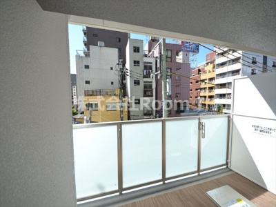 【バルコニー】 | ＯＰＵＳ　ＲＥＳＩＤＥＮＣＥ　ＳＨＩＮＳＡＩＢＡＳＨＩ　ＳＯＵＴＨ | 開放的で明るい空間を演出してくれるバルコニーです
