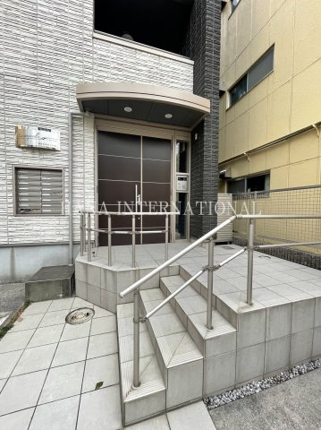 ラ・カンパネラのエントランス