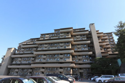 【外観】 | ユニハイム千里丘一号棟　中古マンション | 【現地写真】
鉄骨鉄筋コンクリート造の
291戸の大型マンション♪