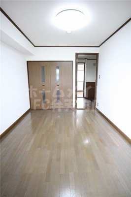 【寝室】 | 貴和ビル | 落ち着いて過ごせるお部屋なので、寝室にいかがでしょうか
