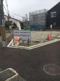 【前面道路含む現地写真】