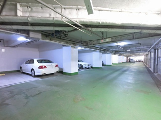 【駐車場】 | 平置き駐車場です。