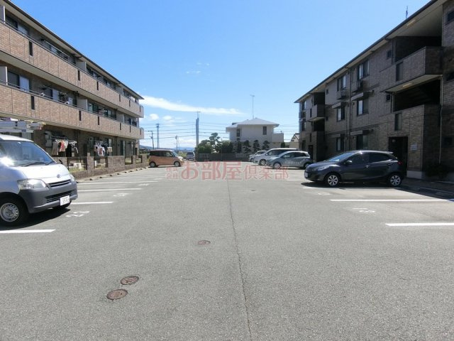 ビュー・アゼリアの駐車場