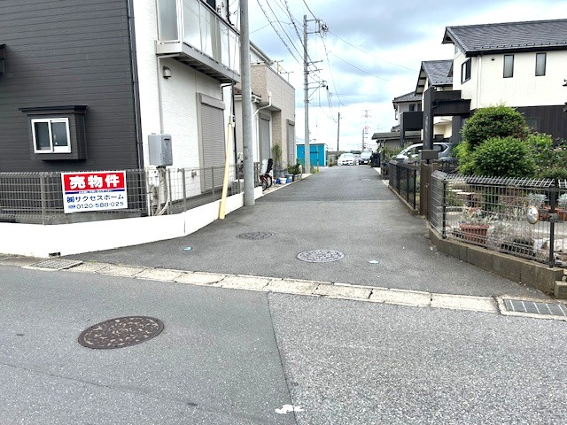 【前面道路含む現地写真】 | 私道　南西側約4.0ｍ