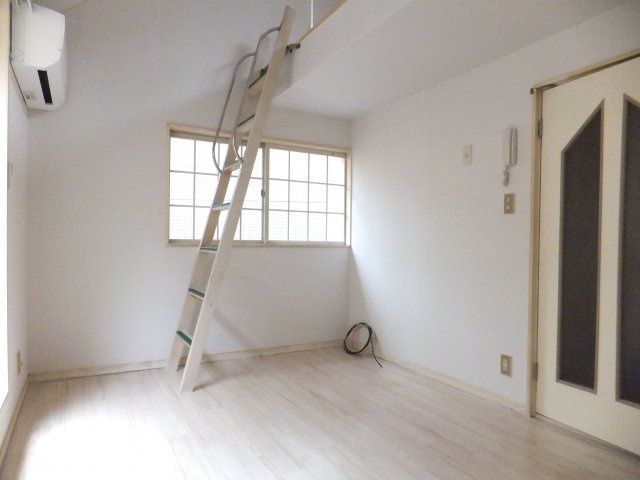 ジュネパレス船橋第５３の洋室