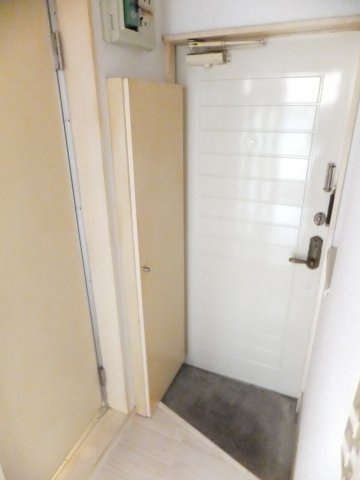 ジュネパレス船橋第５３の玄関