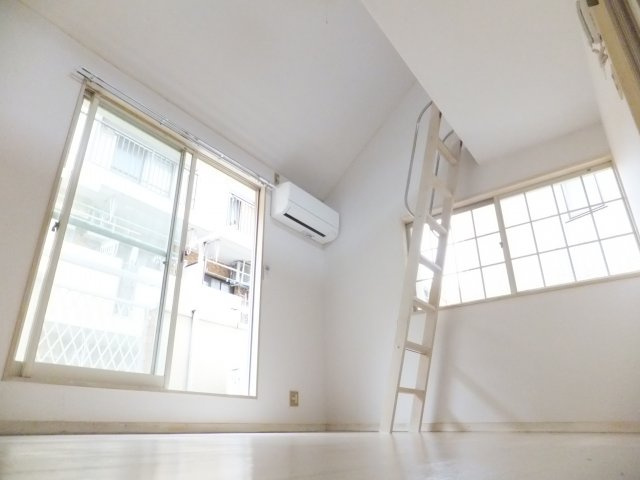 ジュネパレス船橋第５３の洋室