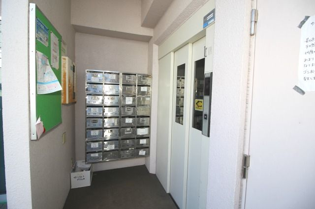 サンシティⅡのエントランス|建物の内部です