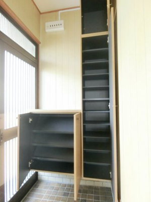 【設備】 | 檜川町3丁目貸家 | 玄関収納