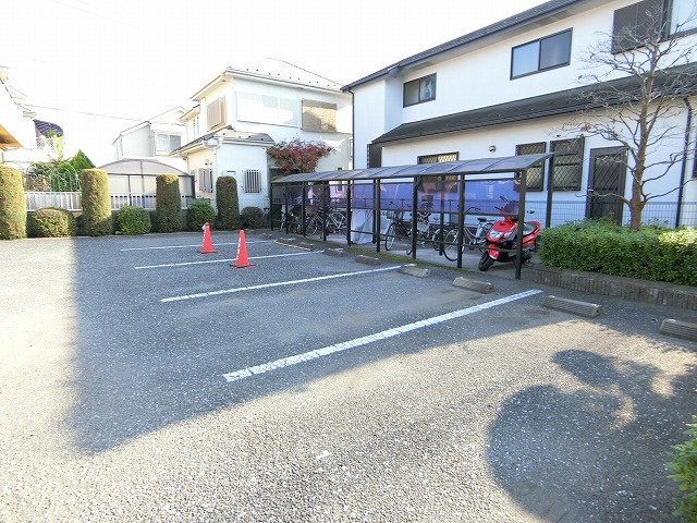 エーデルハイムスズキAの駐車場