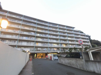 【外観】 | 京急本線・横浜市営地下鉄ブルーライン「上大岡」駅徒歩9分と好立地。
通勤時間の短縮でご家族と過ごす時間を増やす事が出来ます。