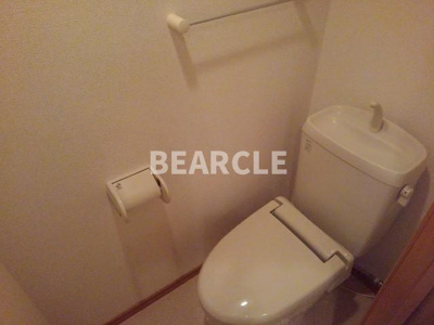 【トイレ】 | アンジュ西京極 | 落ち着いた色調のトイレです