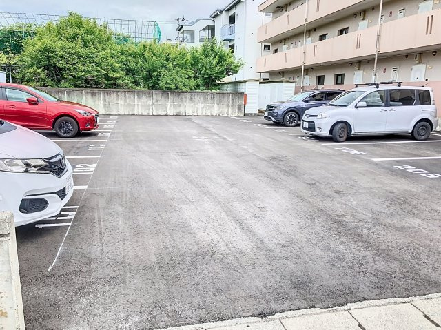 EASTPARK桜田の駐車場