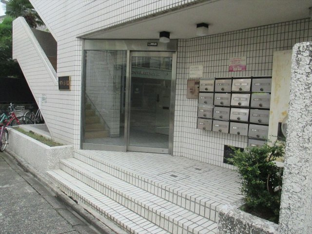 ラフィネ川名のエントランス|ラフィネ川名