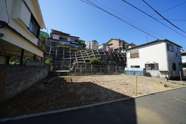 横浜駅徒歩圏♪17.3帖LDKには6帖の大型ロフト付き。カースペース２台♪保土ヶ谷区鎌谷町　新築戸建ての外観