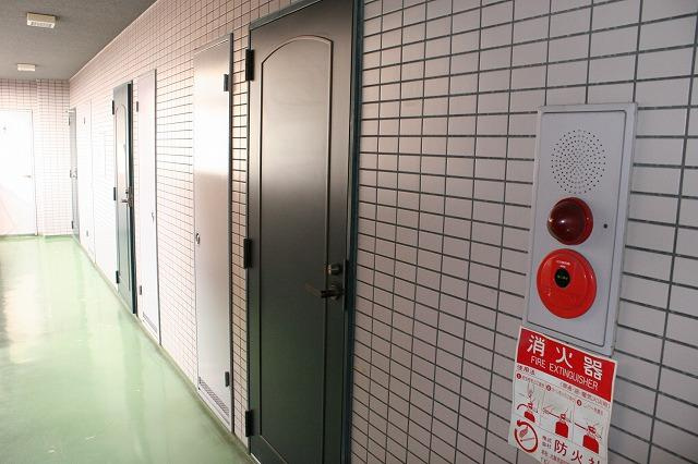 プラムキャッスルS-1の玄関