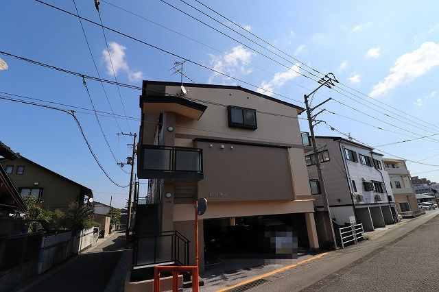 ピジョンの駐車場|駐車場があるので、車を買う予定の方も安心です