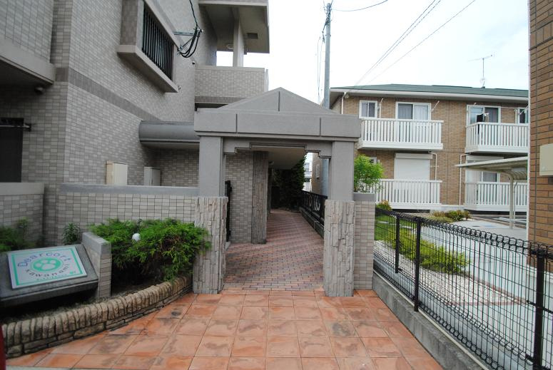 Dearcort kawanamiのエントランス