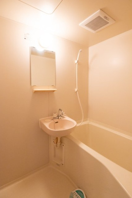 【設備】 | コンフォート日暮里 | 室内洗濯機置場