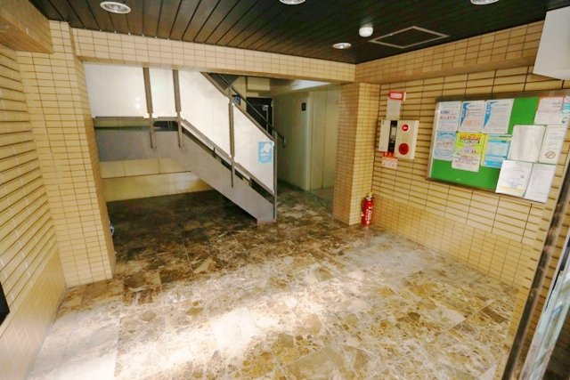 【ロビー】 | カミング