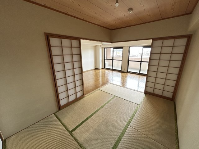 アルテス佐野の和室