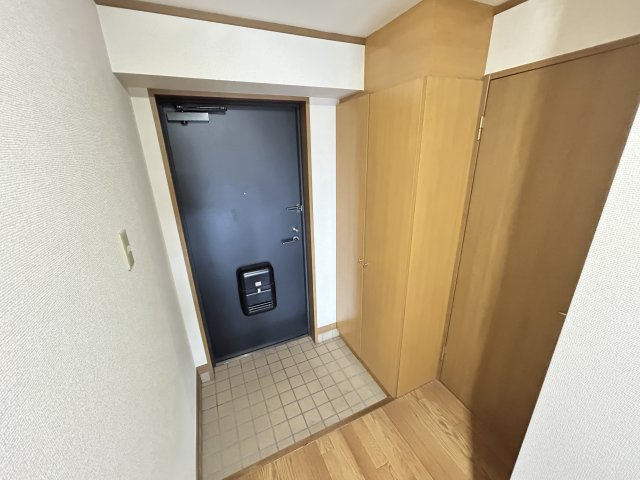 アルテス佐野の玄関