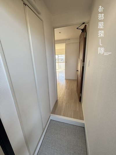 組坂ビル８の玄関