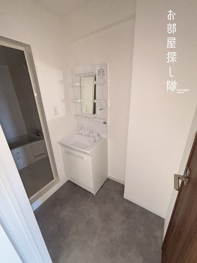 組坂ビル８の独立洗面台