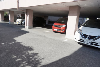 【駐車場】