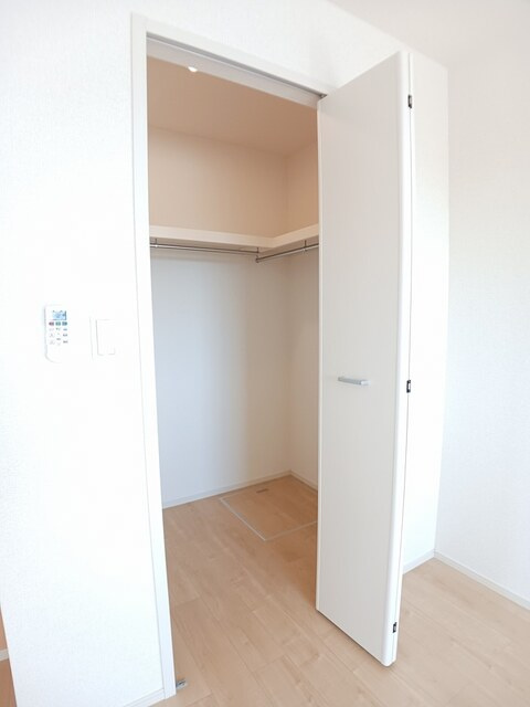 マルーン・ベルズの独立洗面台