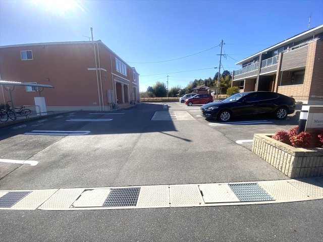 マルーン・ベルズの駐車場