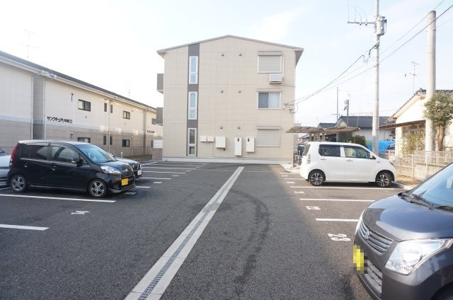 セジュール城東の駐車場