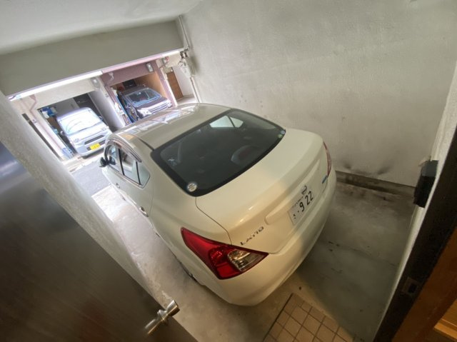 大東市三箇６丁目　中古戸建ての駐車場|■大きい車も駐車ＯＫ♪♪