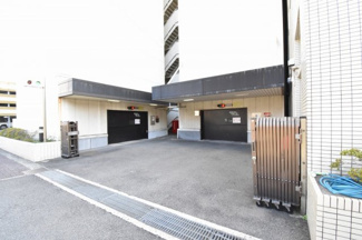 【駐車場】 | 立体駐車場です。