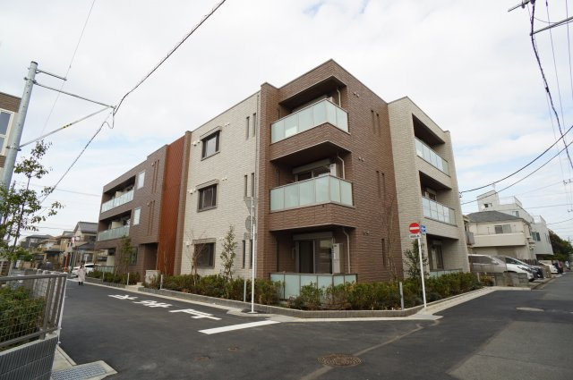 エクラ－ジュ　エスト