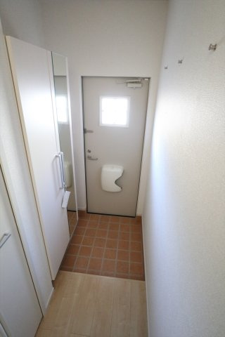 マルーン・ベルズの玄関