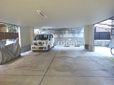 【駐車場】 | アトランタ江坂 | 駐車場です