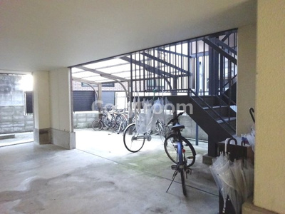 【その他共用部分】 | アトランタ江坂 | 自転車置き場です。