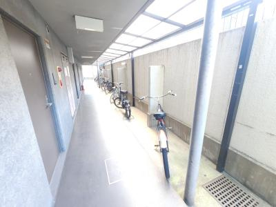 リバティ西陣の駐車場|駐輪場