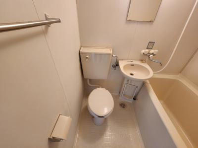 リバティ西陣のトイレ|ユニットバス