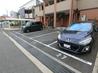 【駐車場】
