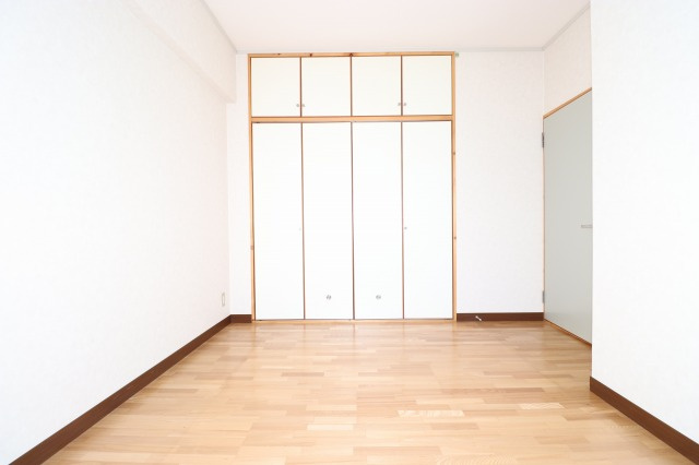 塩田町マンションの洋室|コンパクトで使いやすい洋室です