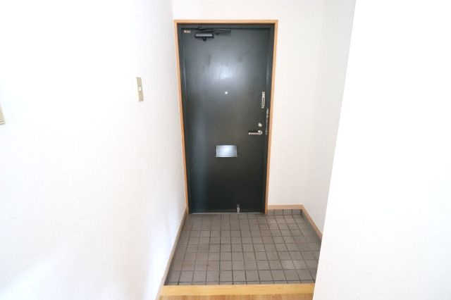 塩田町マンションの玄関|収納もある玄関です