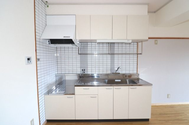 塩田町マンションのキッチン|使いやすいキッチンです