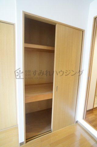 三和建設中山寺ビルの収納