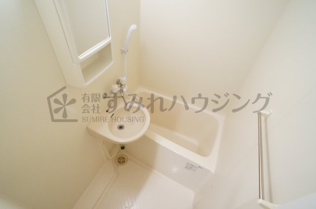 三和建設中山寺ビルの浴室